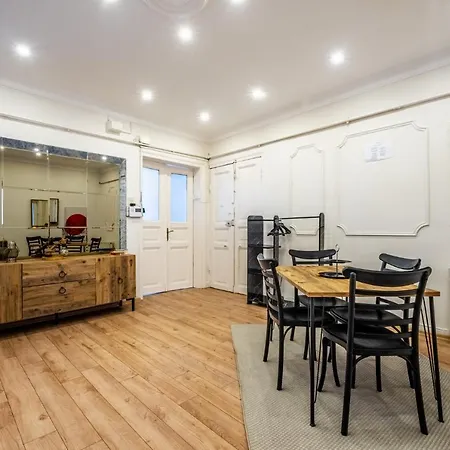 Apartment Flat With Bosphorus View And Terrace In Beyoglu